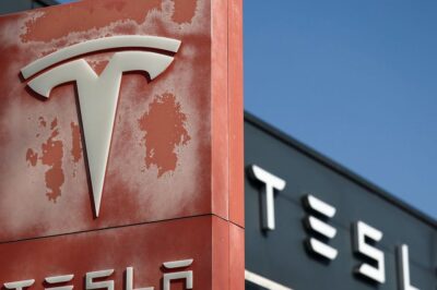Tesla’s software engineering head to step down, Bloomberg News reports