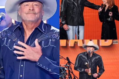 ALAN JACKSON SINGS “REMEMBER WHEN” AT ACM AWARDS AND BREAKS DOWN—What Was Behind His Emotional Goodbye Performance? Alan Jackson’s performance of “Remember When” at the ACM Awards had the audience in tears, as his voice cracked with emotion and the soft lighting created a quiet, intimate atmosphere. With his final tour ahead and health concerns on the horizon, this wasn’t just another performance—it was a heartfelt goodbye. What made this moment so powerful for everyone in the room? Want to know what made Alan Jackson’s performance so emotional? Click below to find out the truth behind his touching farewell at the ACM Awards!👇👇