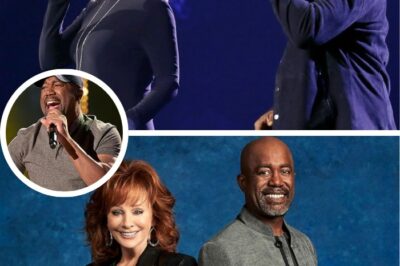 🎤🎤 Reba McEntire and Darius Rucker paid tribute to the late Mac Davis at the CMA Awards with a moving performance of “In The Ghetto.” Their voices came together beautifully, honoring his legacy. Watch the emotional moment here. 👇