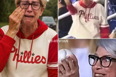 “‘I CAN’T EVEN LEAVE MY HOUSE’ — PHILLIES KAREN BREAKS SILENCE AFTER VIRAL BALLPARK CLASH, CLAIMS SHE’S BEING HARASSED AS STRANGERS YELL ‘KAREN BALLSNATCHER’ 😱⚾🔥” In a shocking turn, the woman at the center of the infamous Phillies home run fight has finally spoken out — and her words reveal just how brutal the fallout has become. She admits she can’t step outside without people shouting insults, including the nickname “Karen Ballsnatcher,” and insists the treatment is unfair. Once just a viral clip, the controversy has spiraled into a personal nightmare as the internet continues its hunt, leaving her feeling trapped and under siege. But will speaking out calm the storm — or make it even worse? 👀⚾ SEE the full update and reactions below 👇👇👇