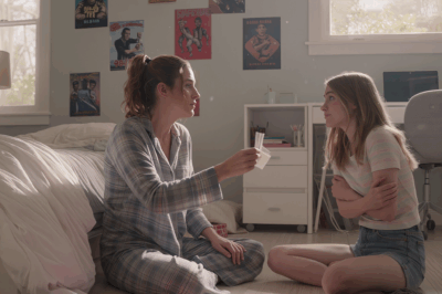 During dinner, my daughter quietly slipped a folded note in front of me. “Pretend You’re Sick And Get Out Of Here,” it read. I didn’t understand — but something in her eyes made me trust her. So I followed her instructions and walked out. Ten minutes later… I finally realized why she warned me.