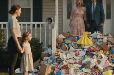 At My Parents’ Anniversary Party, My Mother Handed Out Gift Bags To Everyone Who Mattered. When My..