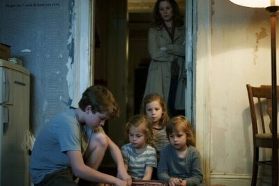 Four children were abandoned by their mother in a cold apartment in the middle of New York – the 13-year-old brother struggled to raise them in desperation, until the door closed forever on the youngest and the terrible secret was exposed to the world…