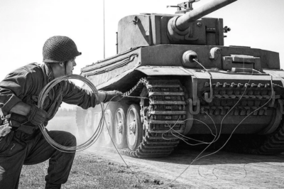 CH2. How One Engineer’s “Wire Loop Hack” Stopped a Tiger Tank Dead in Its Tracks